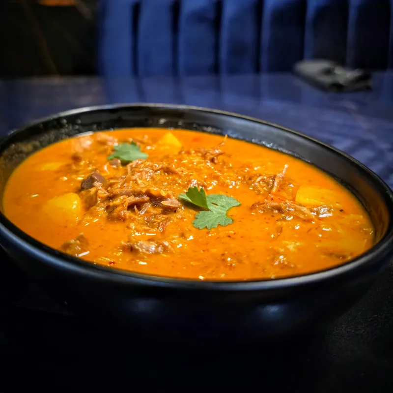 Suwanna Curried Duck