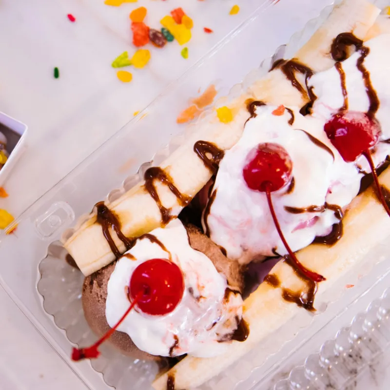 Classic banana split